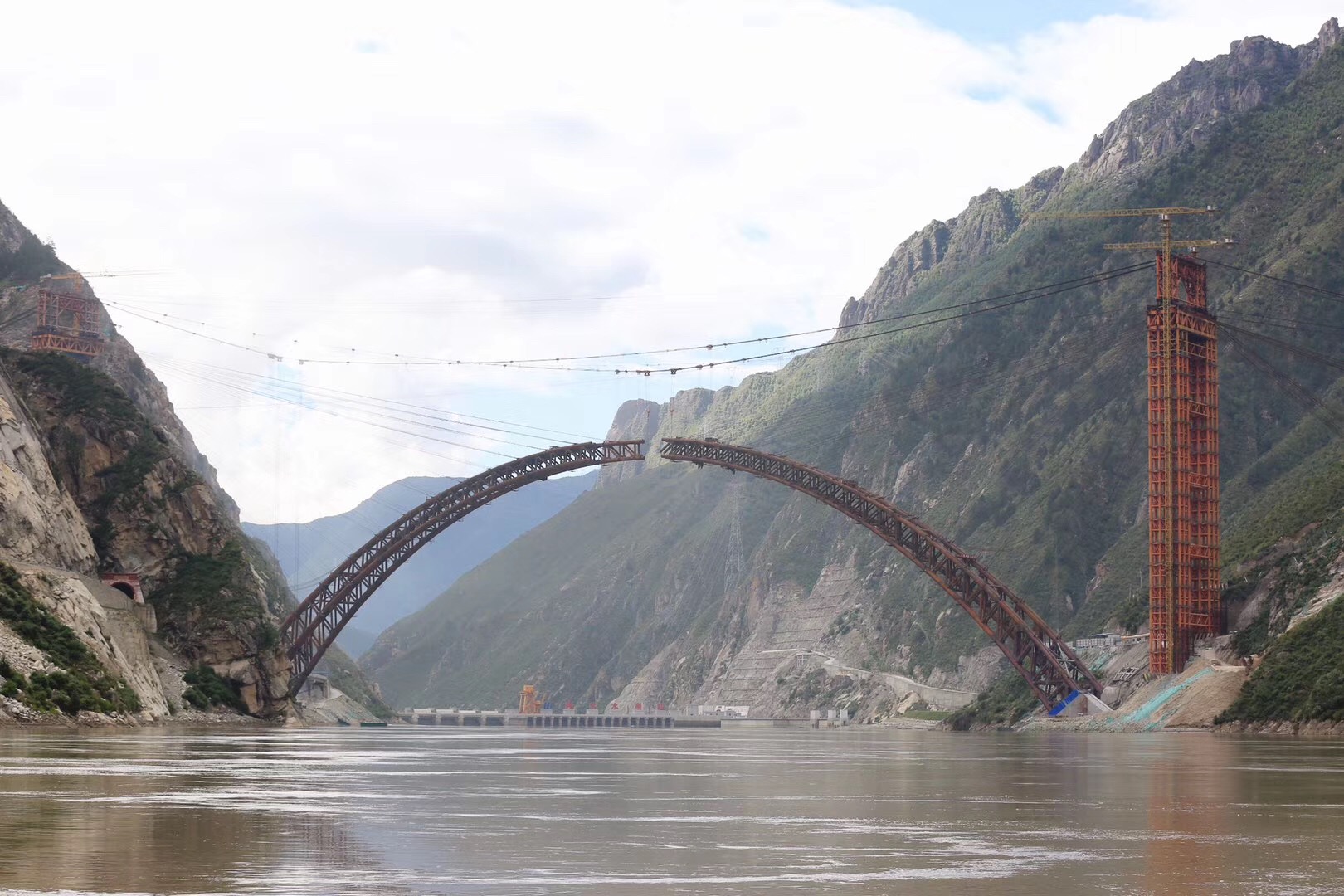 LOL比赛赌注平台:中铁十局秘鲁首座桥梁工程在望